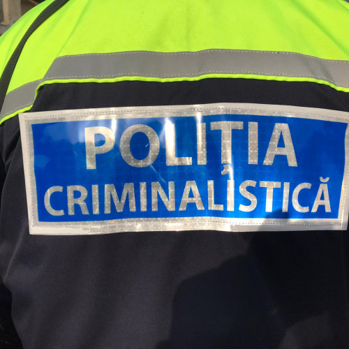 Polițiștii confirmă decesul unui bărbat, medicii suspectează traumatism cranian grav