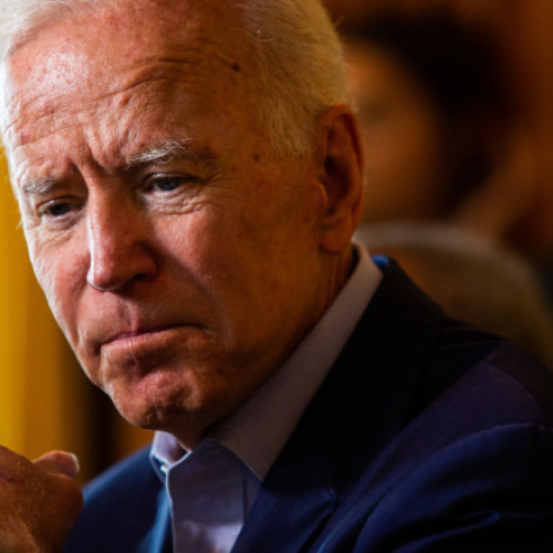 Doi jurnaliști de la un post de radio local au primit o listă de întrebări pentru interviul cu președintele american Joe Biden
