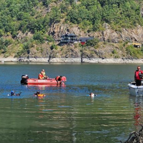 Tragedie în județul Cluj: Un tânăr de 18 ani s-a înecat în lacul Tarnița