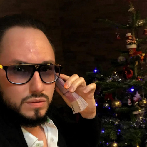 A murit influencerul Andrei Versace