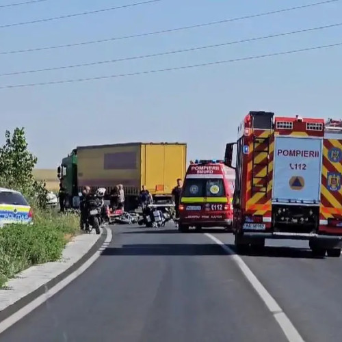 Accident grav pe DJ 226: o femeie a ajuns la spital după o coliziune în lanț