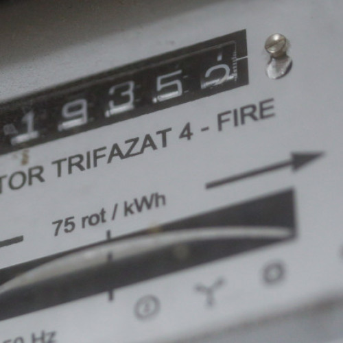 Creșterea prețurilor la energia electrică va afecta milioane de români din primăvara anului 2025