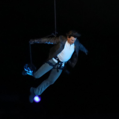 Tom Cruise, cascadorie spectaculoasă la ceremonia de închidere a Jocurilor Olimpice de la Paris