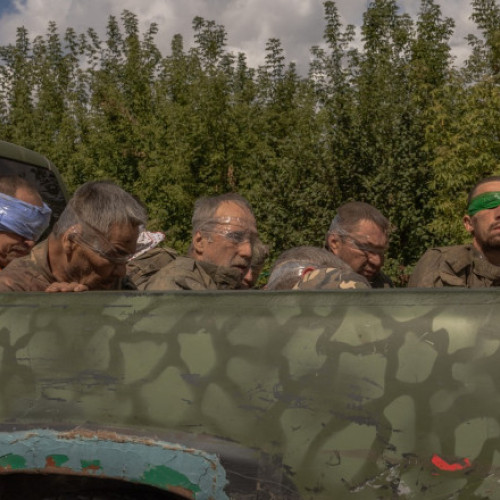 Trupele ucrainene au capturat peste 100 de prizonieri ruși în regiunea Kursk