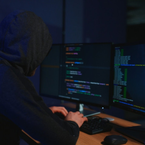 Hackeri susținuți de China atacă furnizorii americani de internet