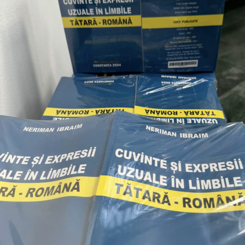 Lucrarea &quot;Cuvinte și expresii uzuale în limbile tătară-română&quot; publicată pentru promovarea identității etnice
