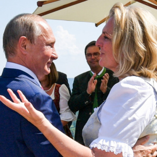 Karin Kneissl devine ambasadoare pentru conservarea tigrilor siberieni