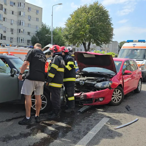 Accident rutier cu trei persoane rănite în urma impactului