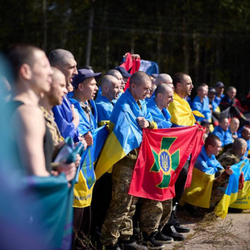 Schimb de prizonieri între Rusia și Ucraina: Peste 100 de militari ucraineni reintegrați în familii
