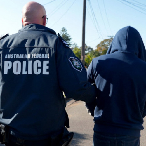 Poliția australiană îl arestează pe creatorul aplicației Ghost, utilizată de rețele infracționale