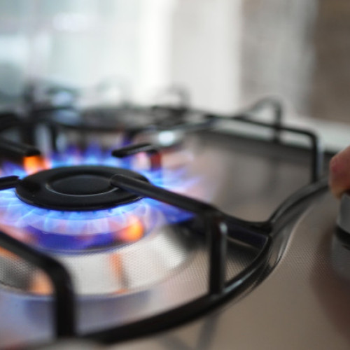 Aragazele pe gaz, sursă de riscuri pentru sănătate: studiul arată că reduc durata de viață