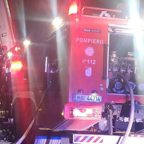 Incendiu pe Autostrada A3: Un autoturism a fost distrus în flăcări