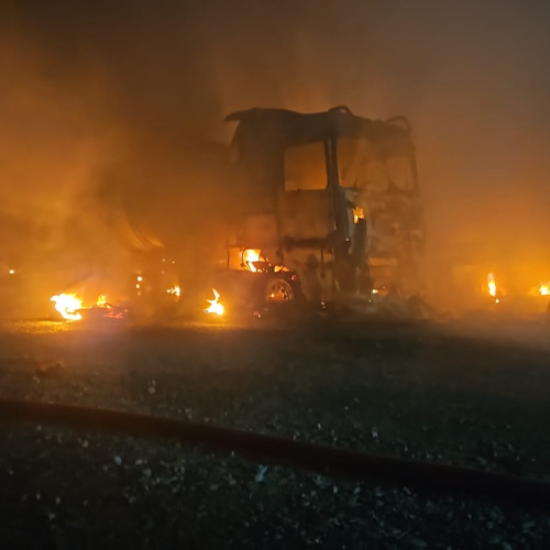 Incendiu devastator la 2 Mai, intervenții masive ale echipajelor de salvare