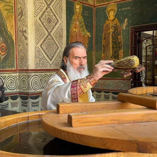 Consilier al Arhiepiscopiei Tomisului, trimis în judecată pentru complicitate la cumpărare de influență