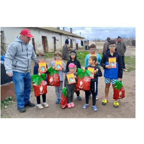 Voluntarii de la Asociatia „Suflete Deschise” aduc bucurie și speranță în Pecineaga