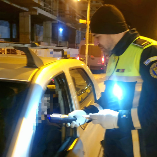 Doi șoferi surprinși conducând sub influența alcoolului în Constanța și Techirghiol