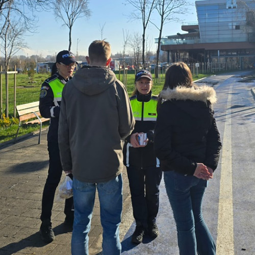 Poliția din Constanța avertizează elevii despre provocarea „SUPERMAN CHALLENGE”