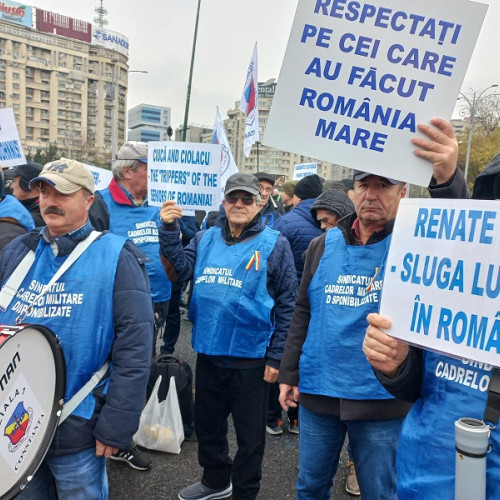 Proteste ample în Piața Victoriei pentru drepturile militarilor și rezerviștilor
