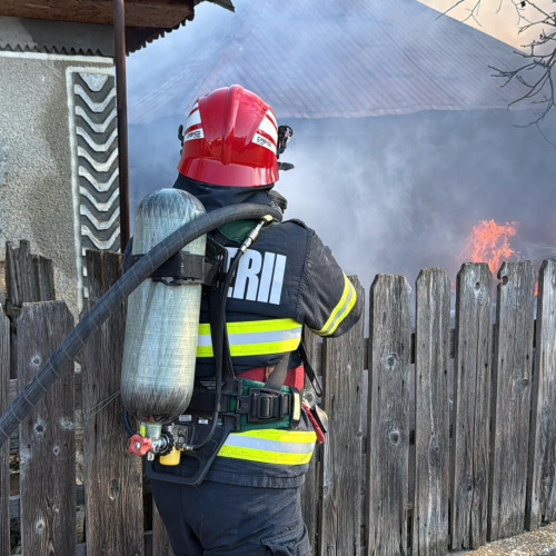 Incendiu la o locuință din Horia: Pompierii au intervenit rapid