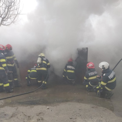 Incendiu devastator în Nuntasi: femeie rănită grav
