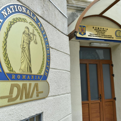 Procurorii DNA trimite în judecată patru inculpați pentru fraude bancare