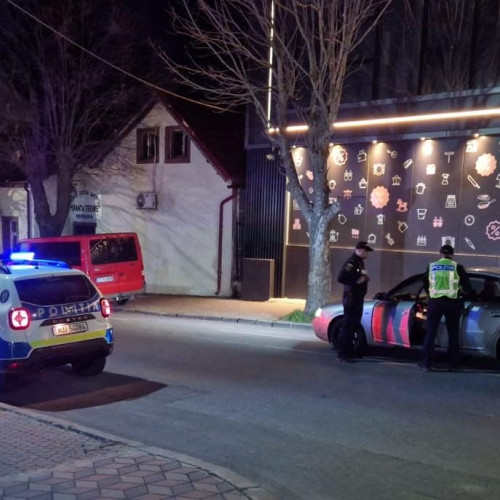 Activități de verificare în oraș: 17 persoane legitimate și 14 vehicule controlate