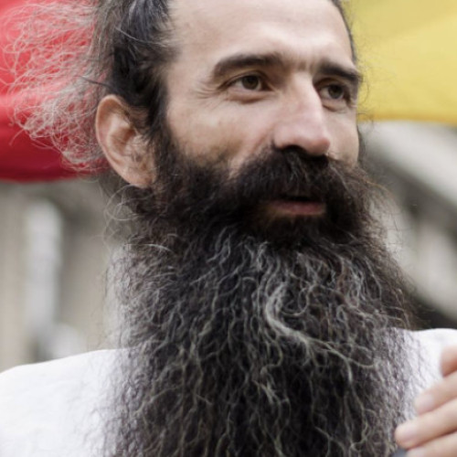 Cezar Avramuta, "Stegarul Dac", transportat la spital după un incident la Tribunalul București