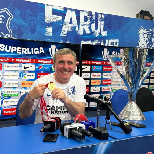 Gheorghe Hagi sărbătorit de mulți fani