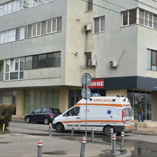 Accident cu două mașini aproape de Capela Militară din Constanța! Două persoane au ajuns la spital, cu multiple traumatisme