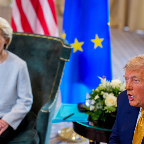 „Trebuie să strângem din dinți”. Cum s-au redus ambițiile UE în războiul comercial cu Donald Trump