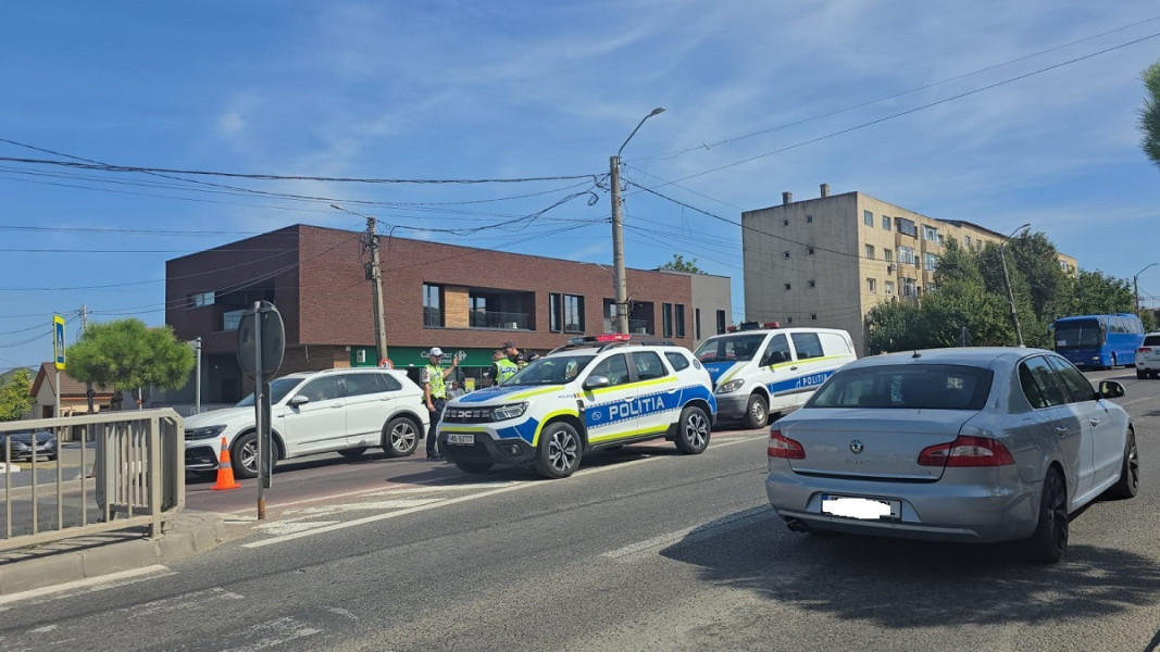 Tânără lovită de autoturism în timp ce traversa regulamentar