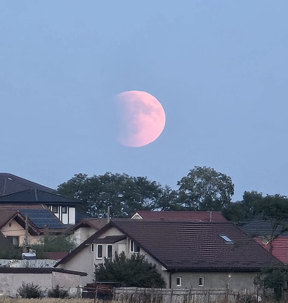 Eclipsă totală de Lună