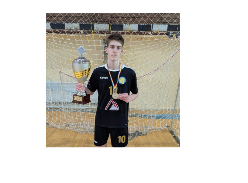 Constanța: tânăr talent în fizică și handbal la Liceul Internațional de Informatică