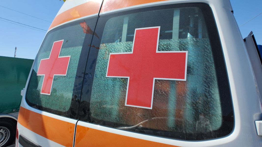 Intervenție de urgență după un accident: victima transportată la spital