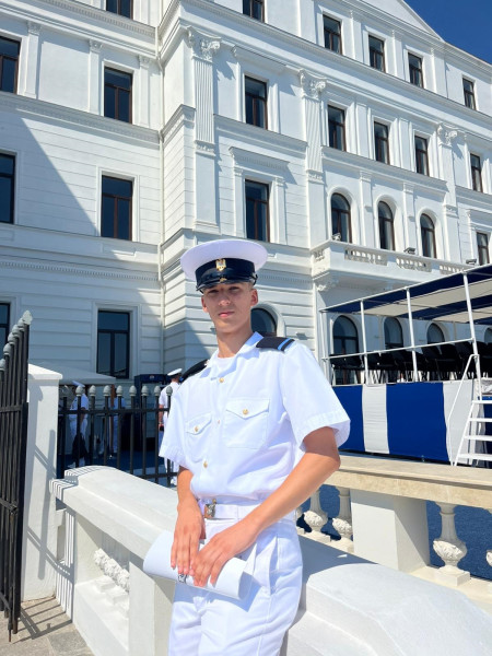 Adrian Melinte, elev militar, se pregătește pentru Olimpiada Națională de Istorie