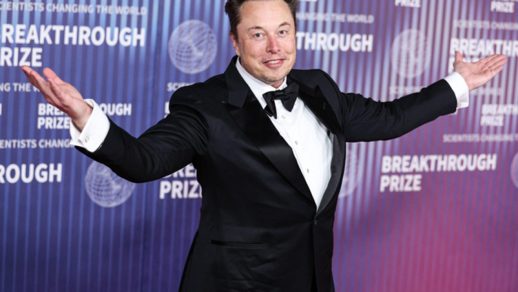 Ellison depășește temporar Musk în cursa averilor în topul Bloomberg