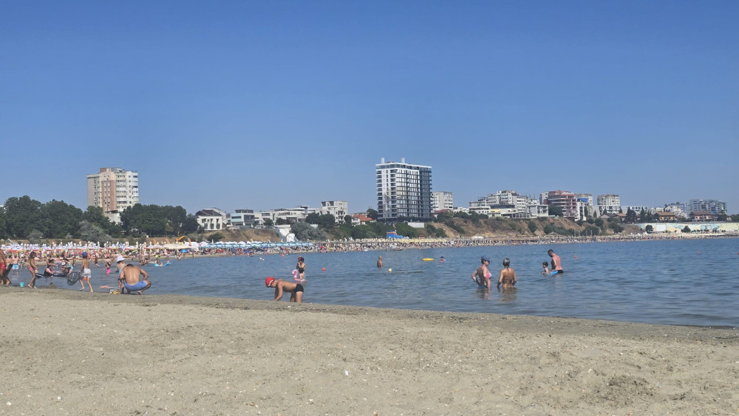 Constanța: un vârstnic a fost la un pas de înec. A fost scos din apă pe plaja Vision din Faleză Nord
