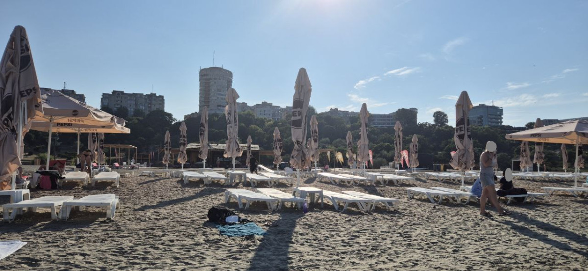 Pericol pe litoral: steag roșu arborat pe toate plajele din Eforie Nord