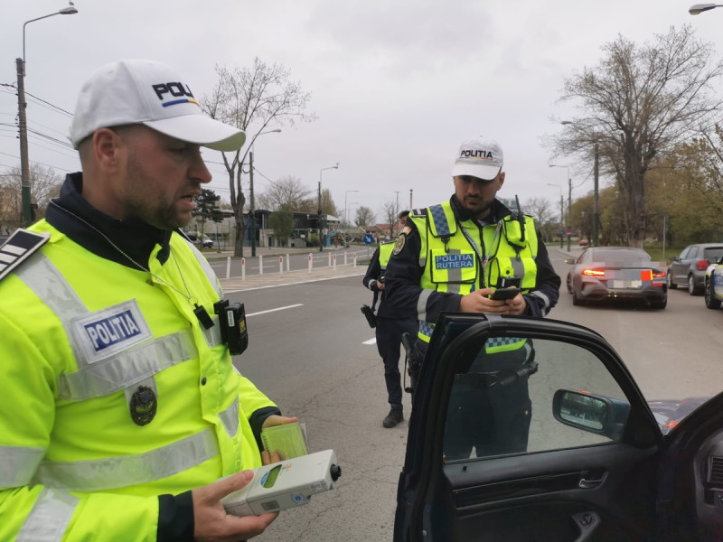 Șoferița sancționată pentru viteză susține că a confundat polițistul cu un biciclist