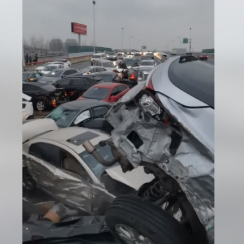 ACCIDENT DE VIAȚĂ Peste 100 de mașini implicare într-o coliziune pe o porțiune înghețată de autostradă din China