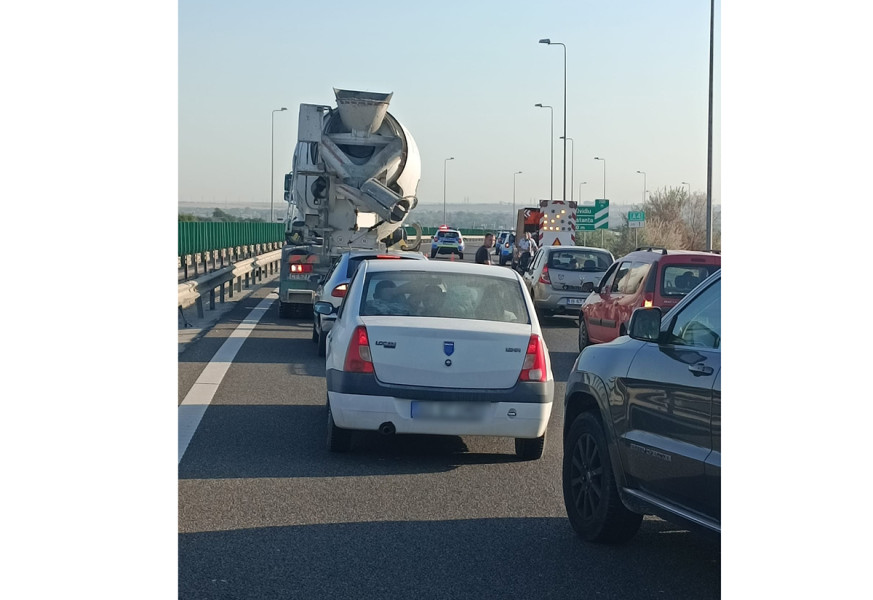 Trafic restricționat pe A2 din cauza unui accident la kilometrul 177