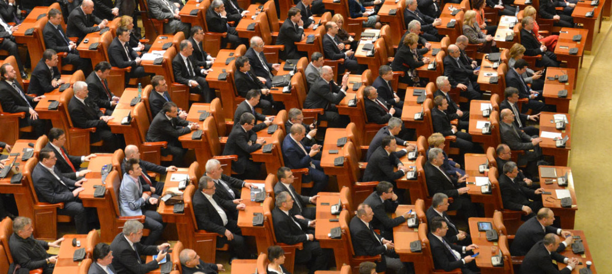 Bolnavii de cancer vor putea retrage integral economiile din fondurile de pensii private