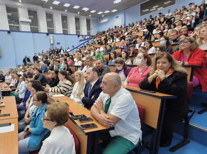 România lansează un program complex de formare pentru echipe oncologice interdisciplinare