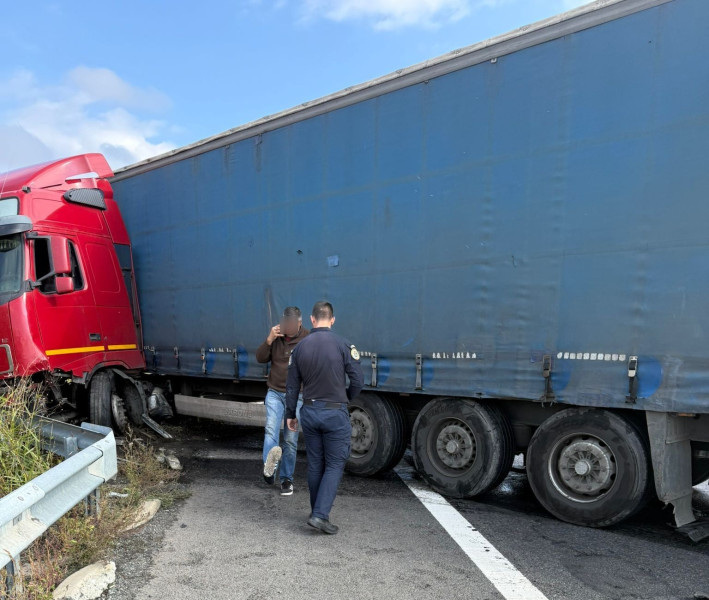 Jandarmii au intervenit prompt pentru a gestiona un accident rutier pe A2