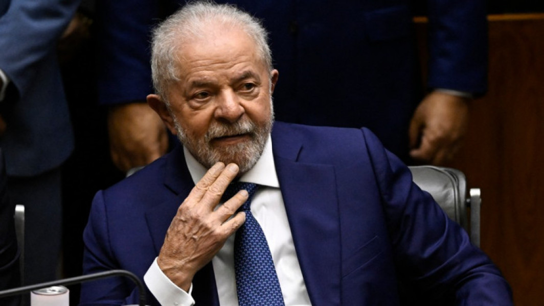 Un individ a încercat să pătrundă în reședința oficială a președintelui brazilian, Lula da Silva, în zori. Ancheta federală a fost deschisă.