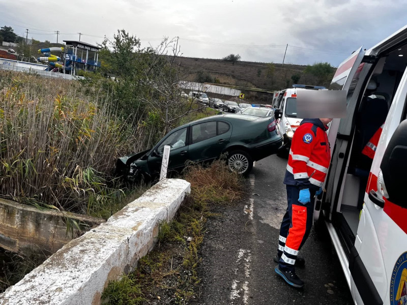 Trei persoane rănite într-un accident rutier pe DN22E87, lângă Complexul Lebăda