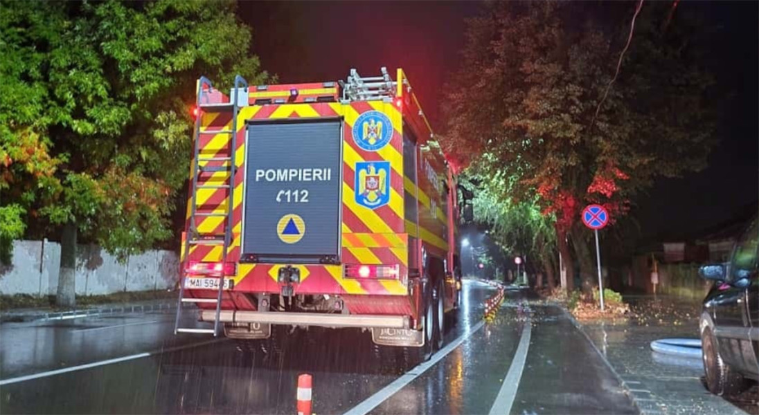Explozie la un bloc din Bistrița: 17 persoane evacuate fără victime
