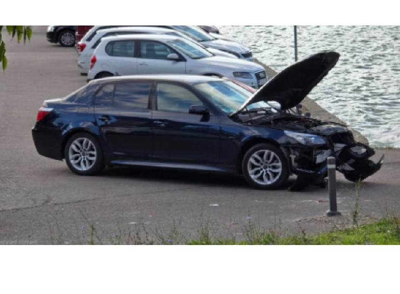 Incident amuzant cu un BMW în timpul unei manevre de parcare aglomerate în Constanța