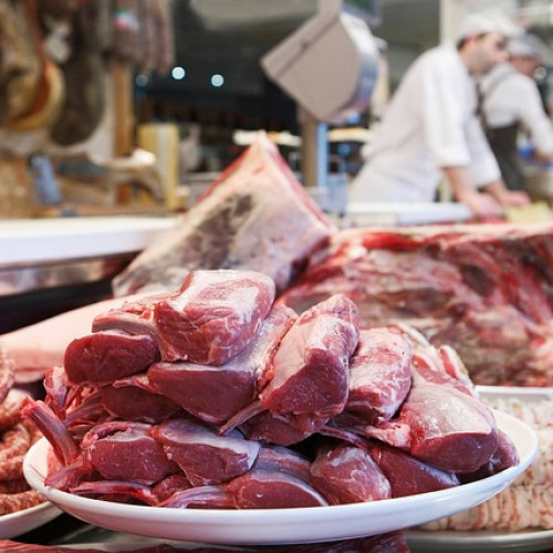 Carne de porc și ouă contaminate, retrase din magazine în Buzău