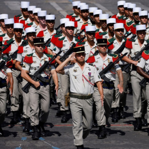 Franța pregătește trimiterea a 2.000 de militari în Ucraina, anunță serviciile ruse